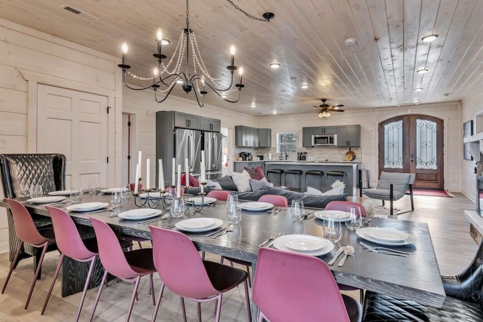 Seamless integration of dining room and kitchen.