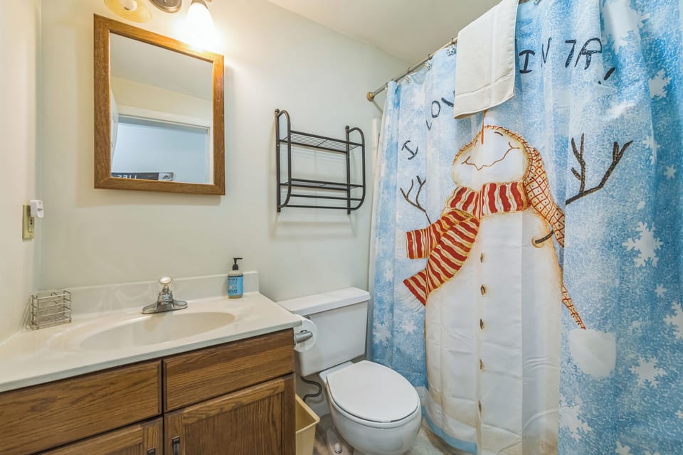 Bathroom 2. (Sagamore)