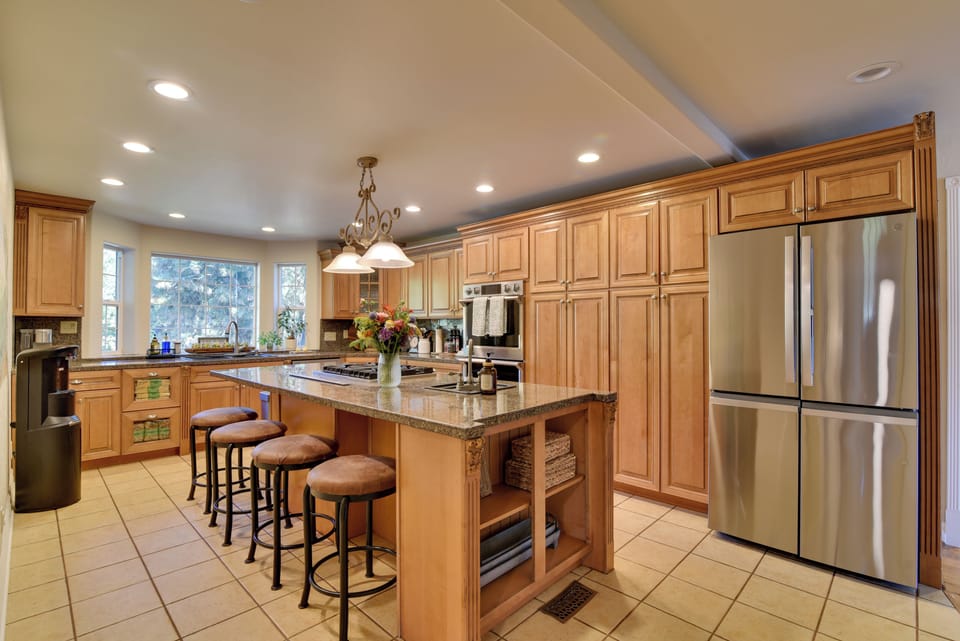 Kitchen | Refrigerator | Microwave | 1st Floor