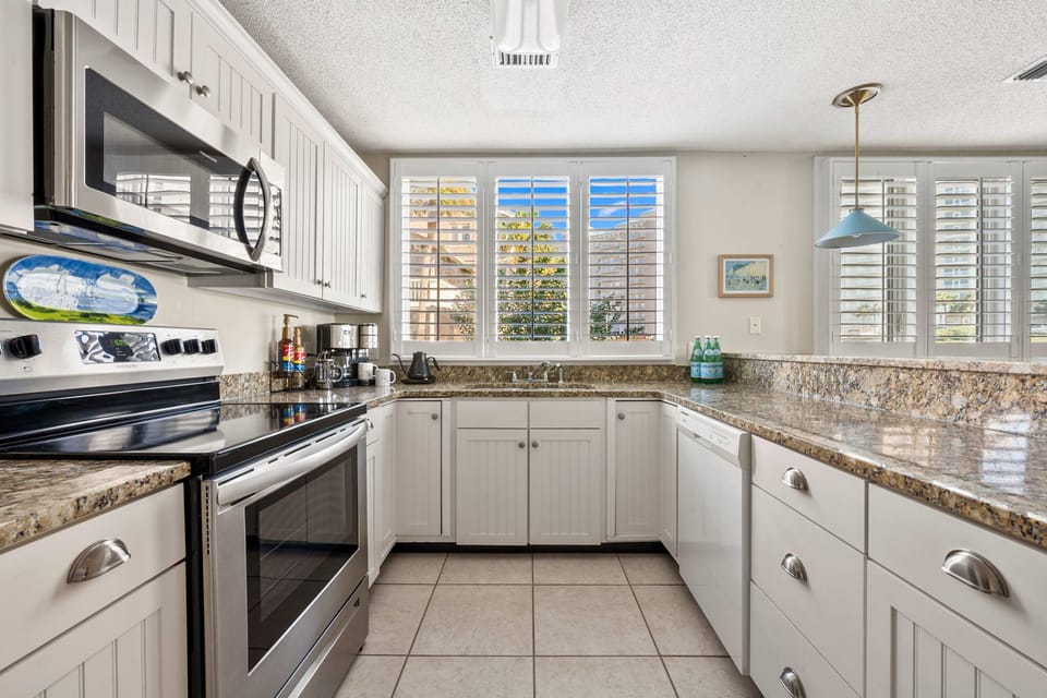 Full Kitchen 
