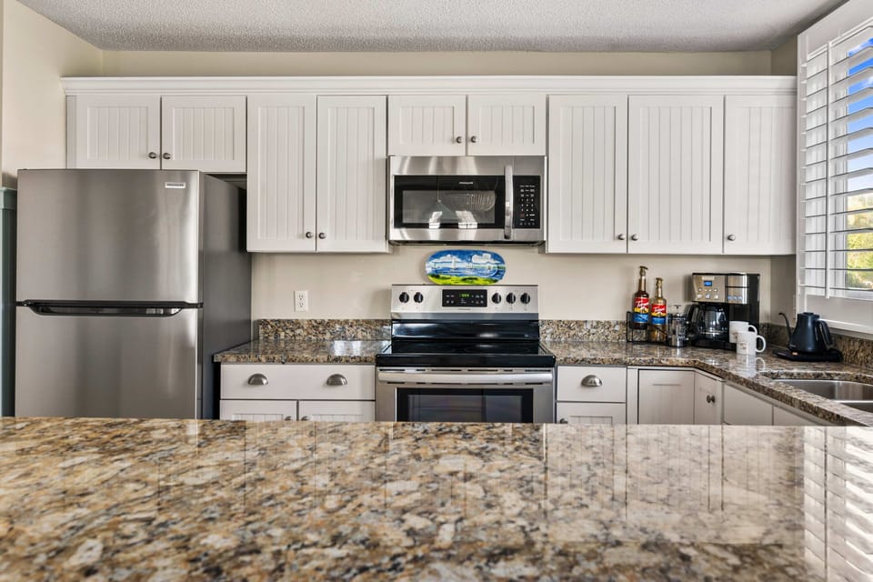 Full Kitchen 