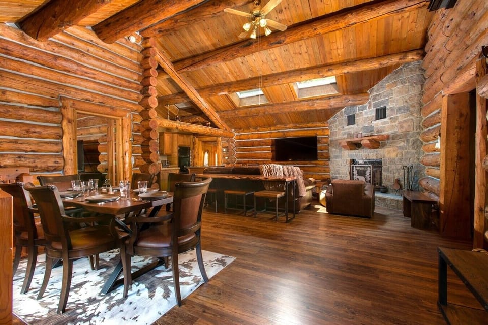Family get togethers with a cozy feel and wood fireplace