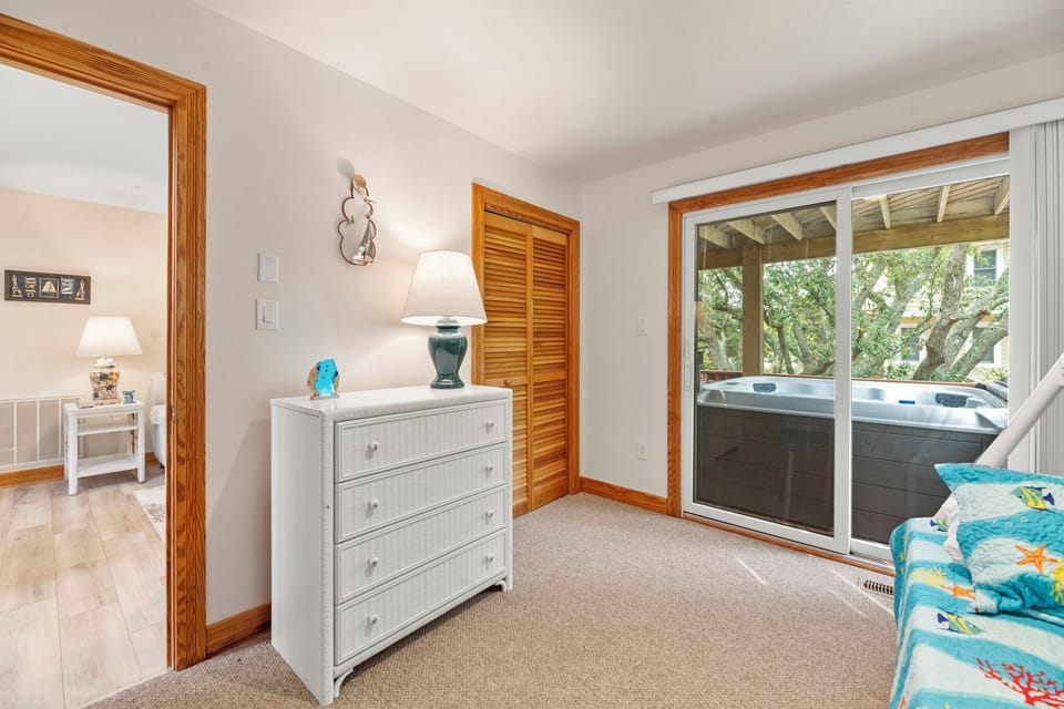 Dolphin's Cove: Second Floor Bedroom with Twin Bed and Trundle