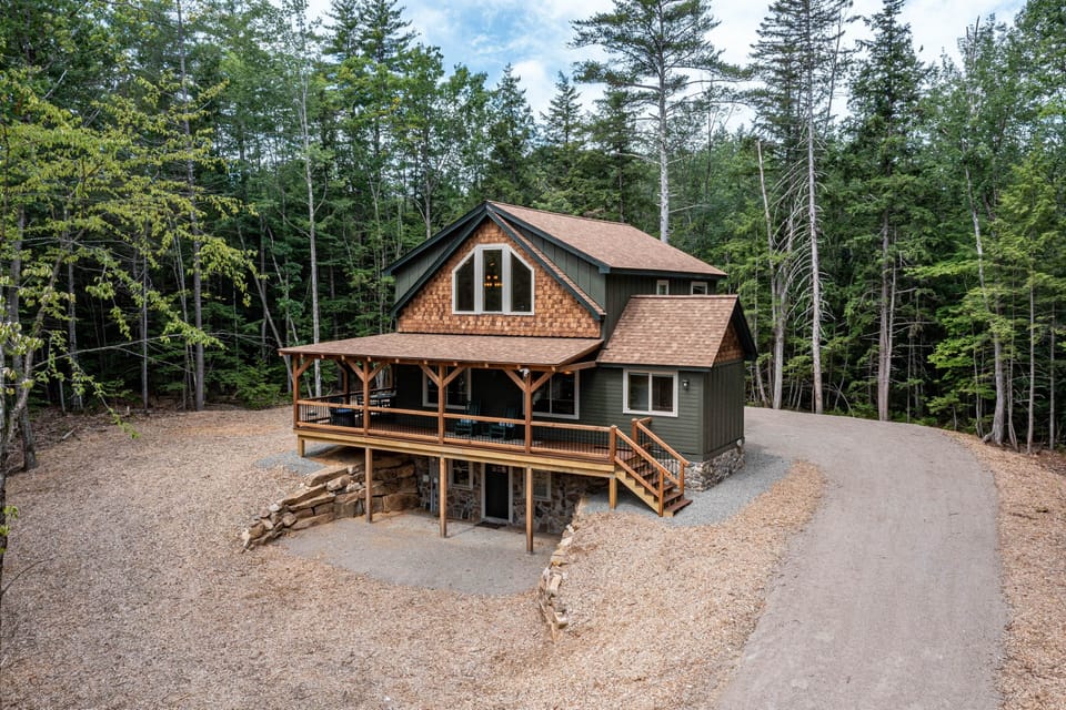 "Stowe Away" is a 3 bedroom (sleeps 8) 3 1/2 bath home