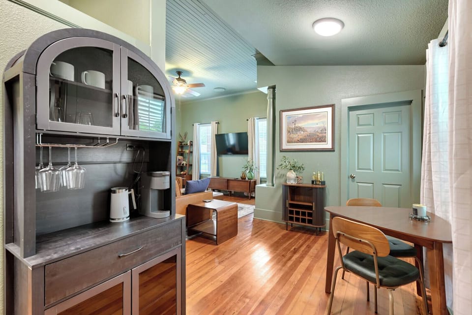 Everything you need to cook, dine, and feel at home.