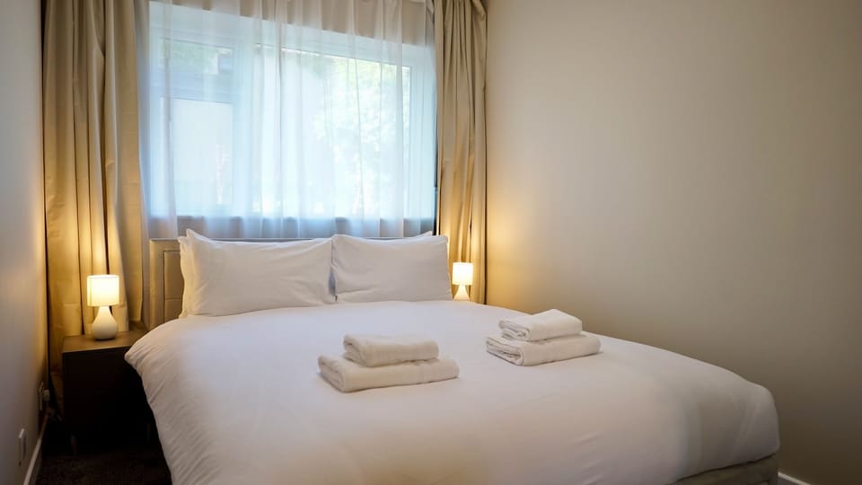 Freshly Refurbished 2BDR Flat in Catford Bridge Apartment in London Borough of Southwark