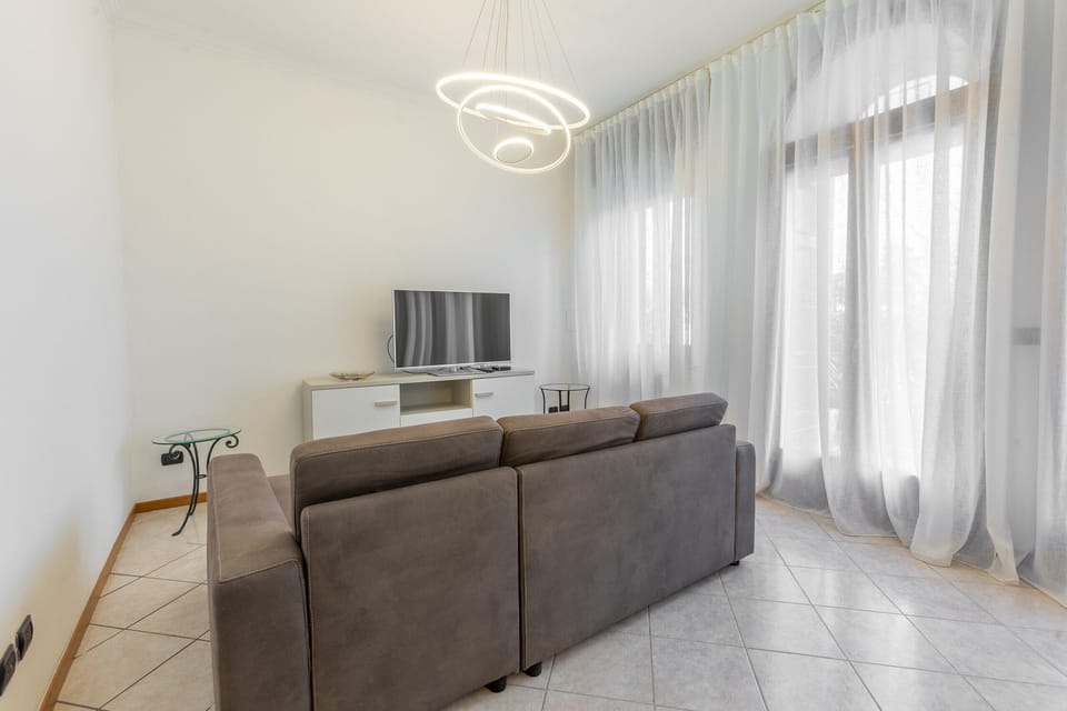SHARED LIVING ROOM