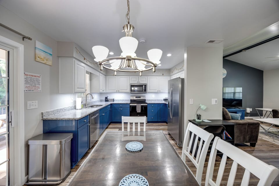 Dining area, kitchen