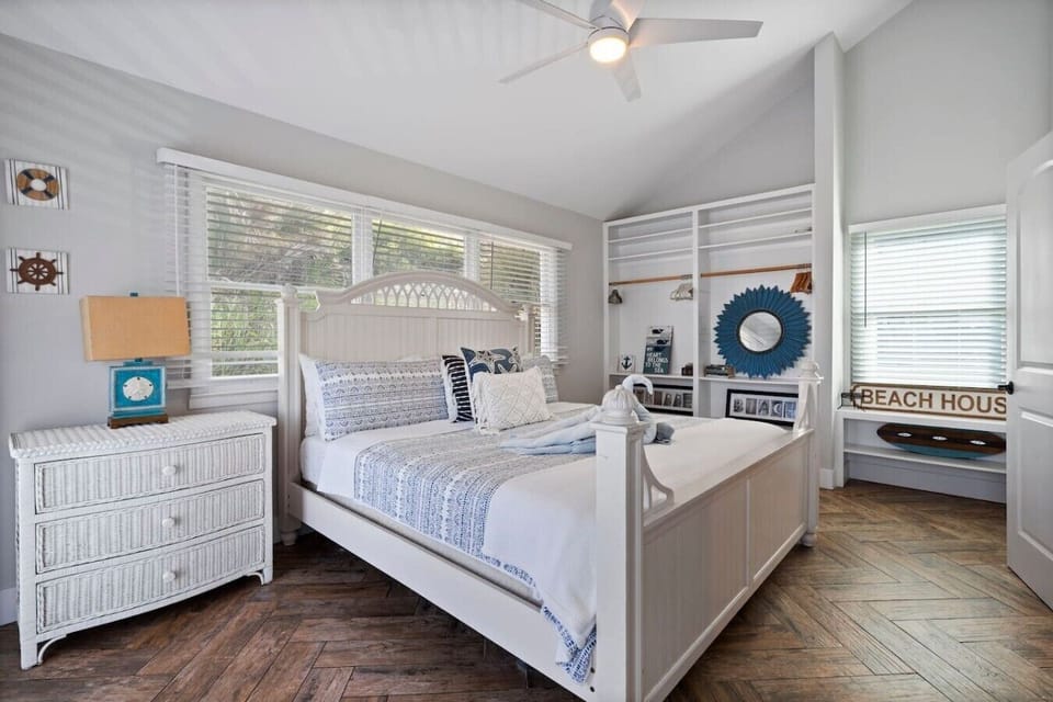 Another look at the third bedroom on the first floor.