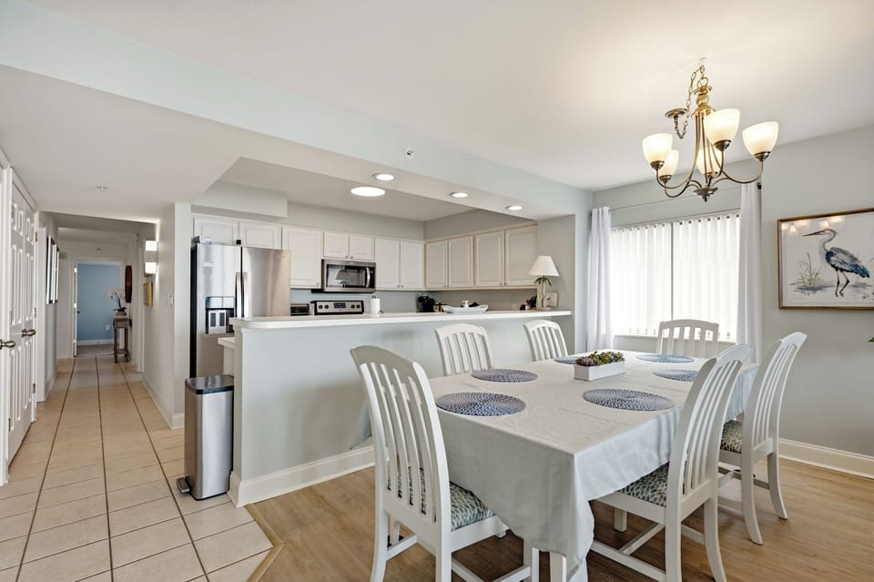 Emerald Cove 4A - Dining