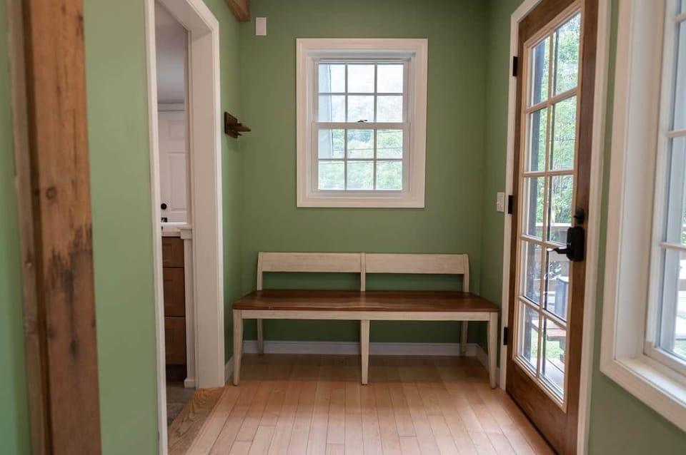 Entry room bench 