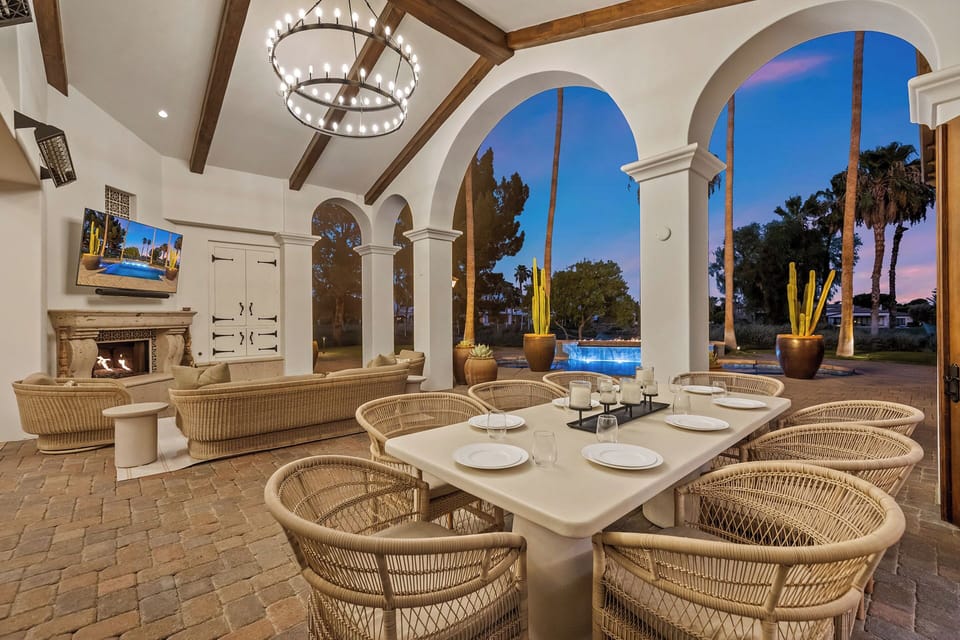 Outdoor dining