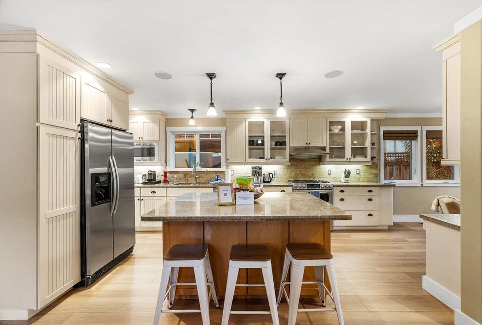 Kitchen island