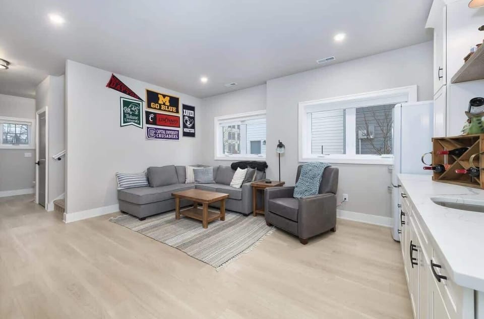 Additional living & entertainment space with wet bar and Smart TV
