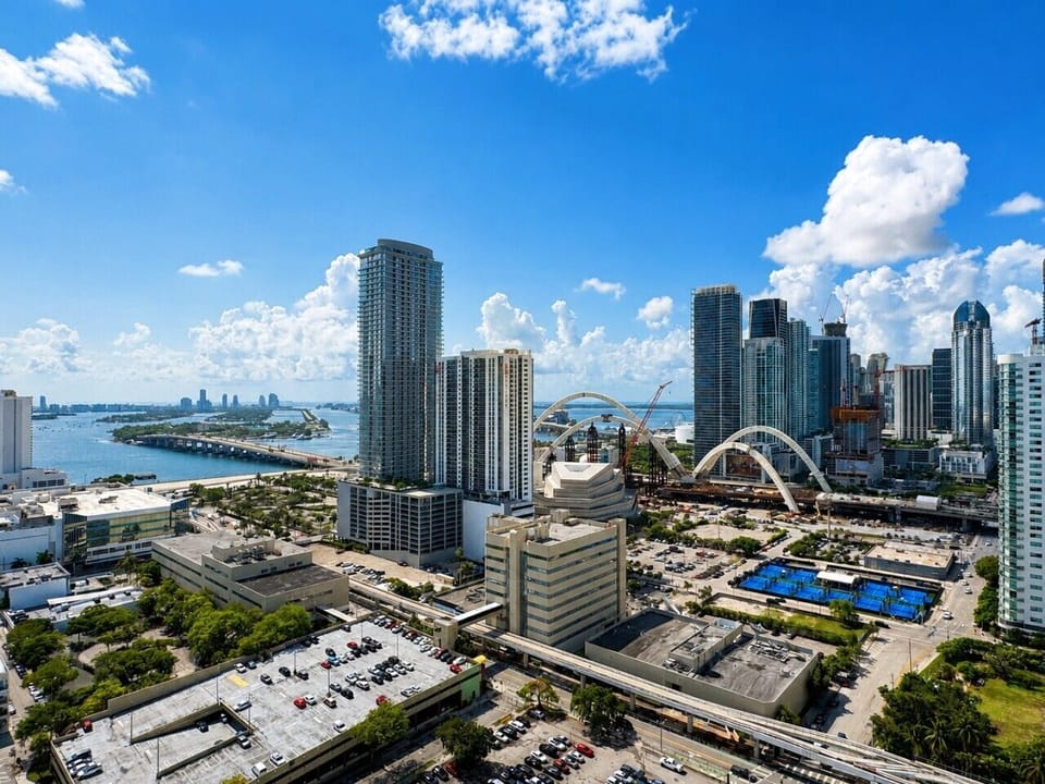 Panoramic views of Downtown Miami & Biscayne Bay