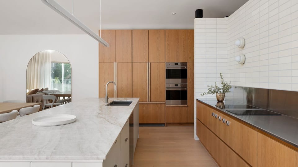 Fully equipped stunning kitchen 
