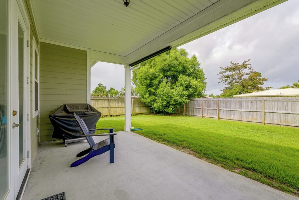 Patio & Backyard
