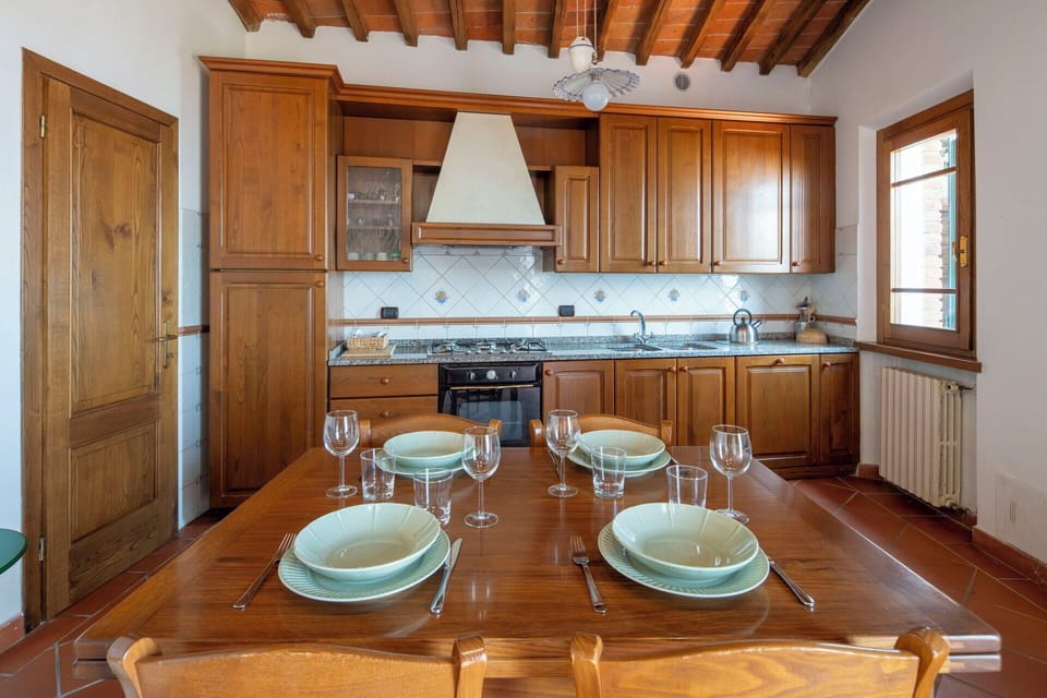 Autumn, Dining Room, Kitchen, Living Room, Spring, Summer