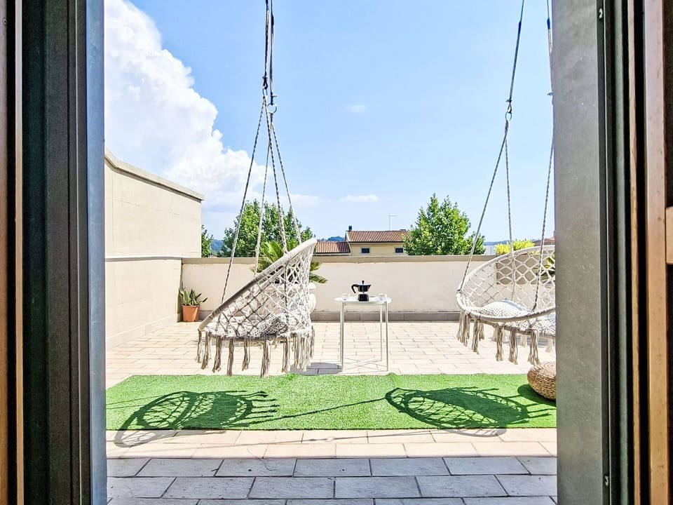 Shade, Flowerpot, Balcony, Houseplant, Chair, Eco Hotel, Outdoor Furniture, Villa, Courtyard