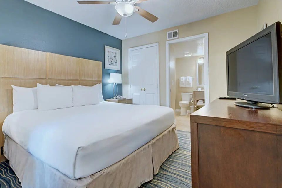 Bedroom. Interior and views may vary based on location and availability.