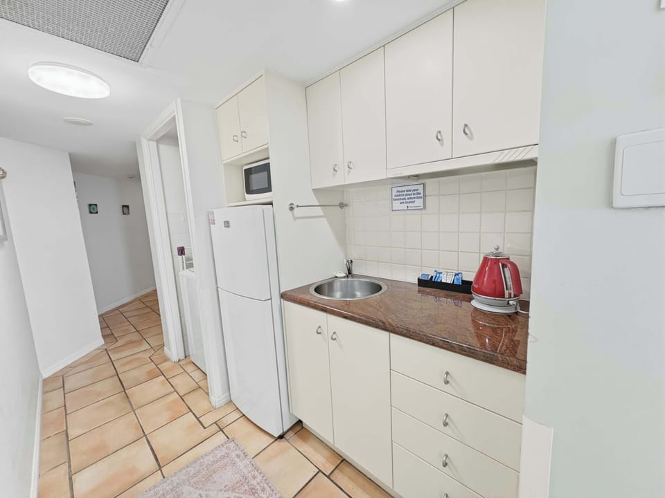 Well Equipped Kitchenette