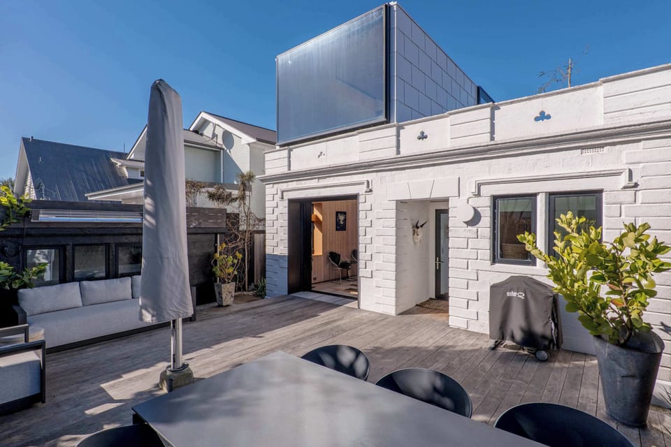 Outdoor private patio