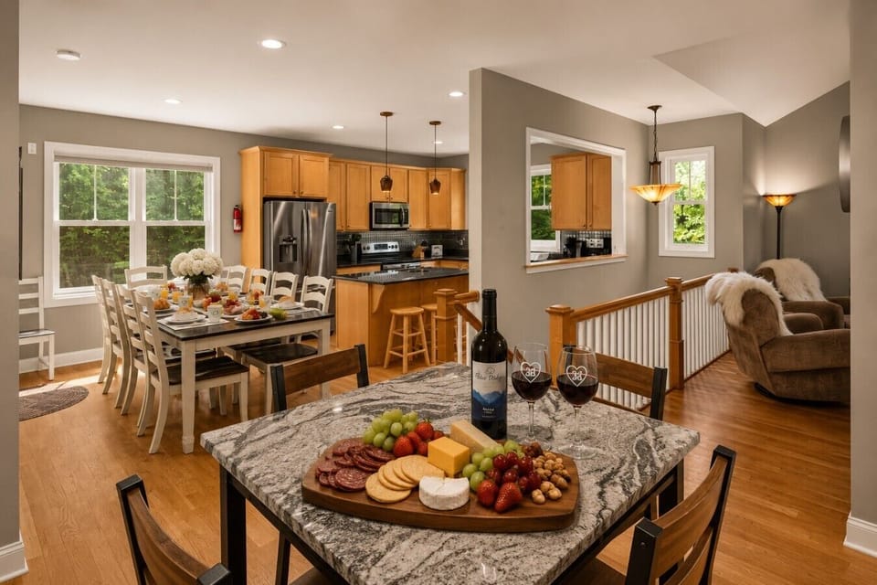 Cook together, dine together, and make memories around this spacious open-concept gathering space. 🍽️❤️