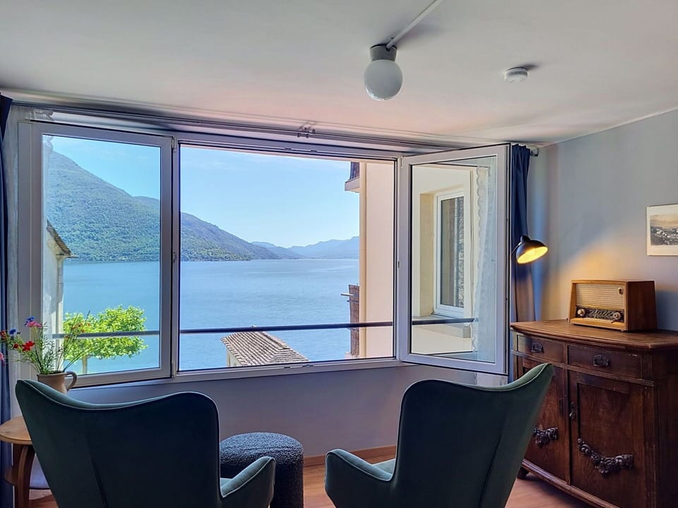 Furniture, Mountain Range, Lake, Sound, Lamp, Loch, Ridge, Eco Hotel, Houseplant