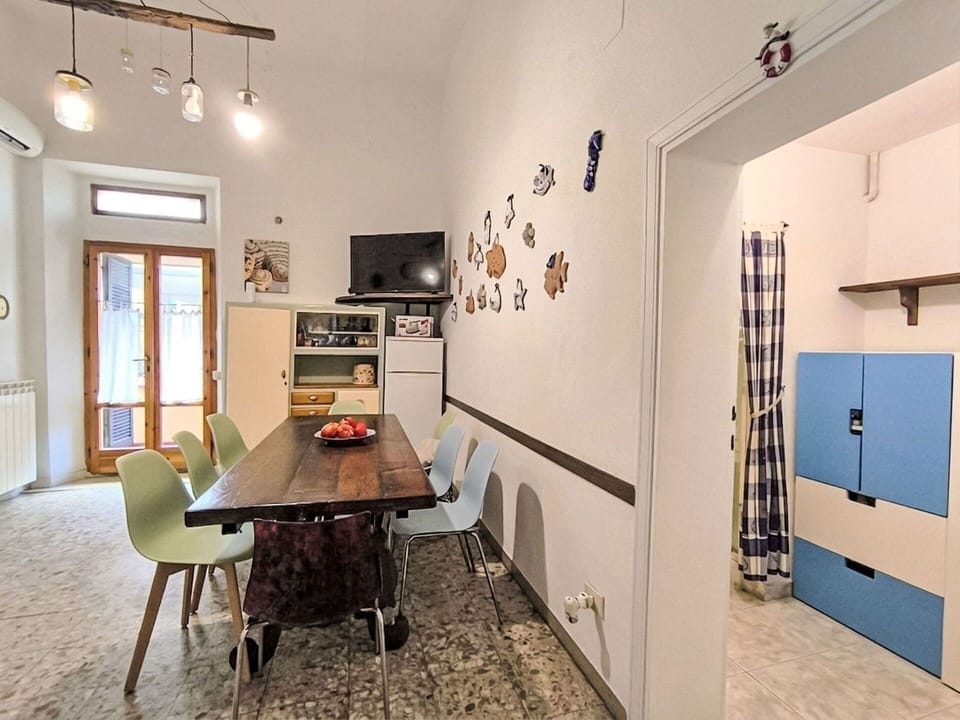 Furniture, Interior Design, Flooring, Wall, Floor, Wood, Ceiling, Lighting, Room, Home