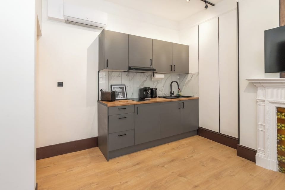 Coffee/tea maker, microwave, stovetop, electric kettle