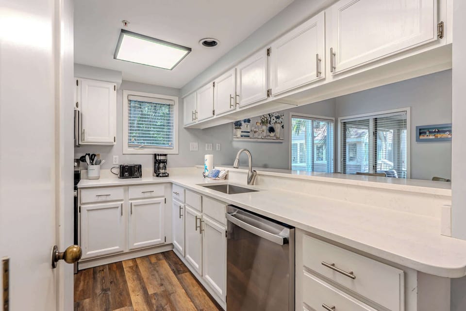 Optimal counter space for serving up meals!