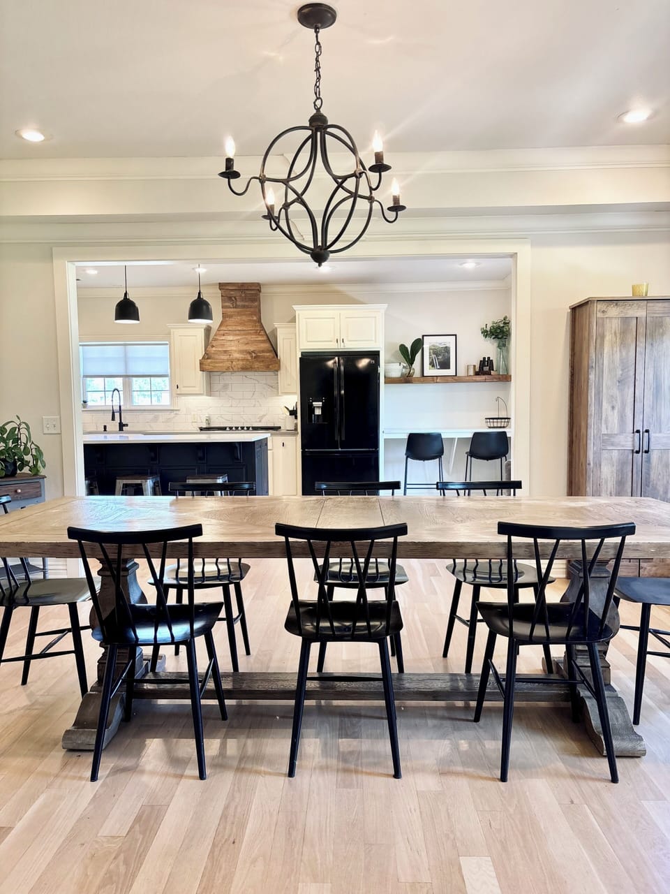 Dinning table that seats 10 (two matching chairs available)