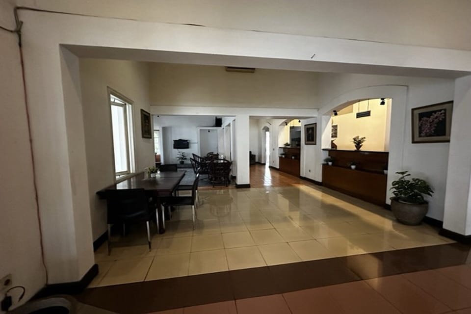 Entrance / Reception
