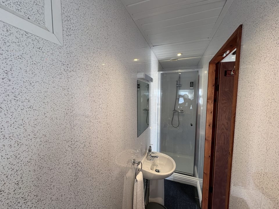 Ensuite Room