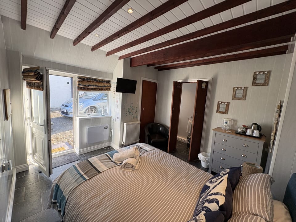 Ensuite Room