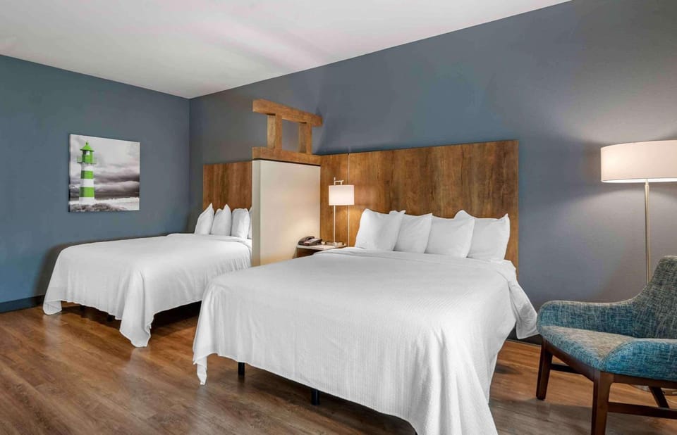 Bedroom. Interior and views may vary based on location and availability.