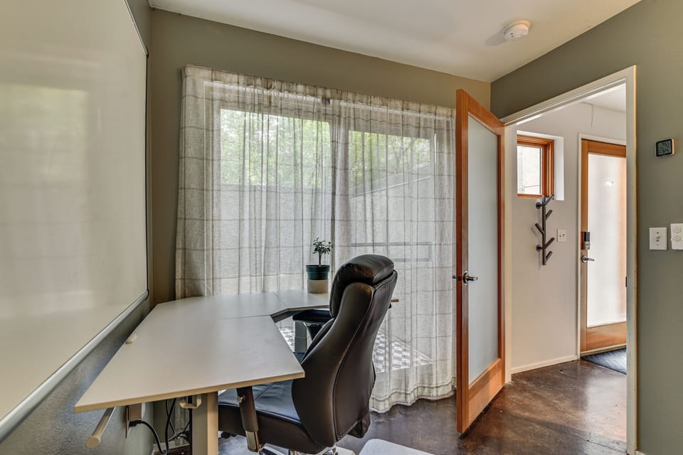 Bedroom 3 (Office)