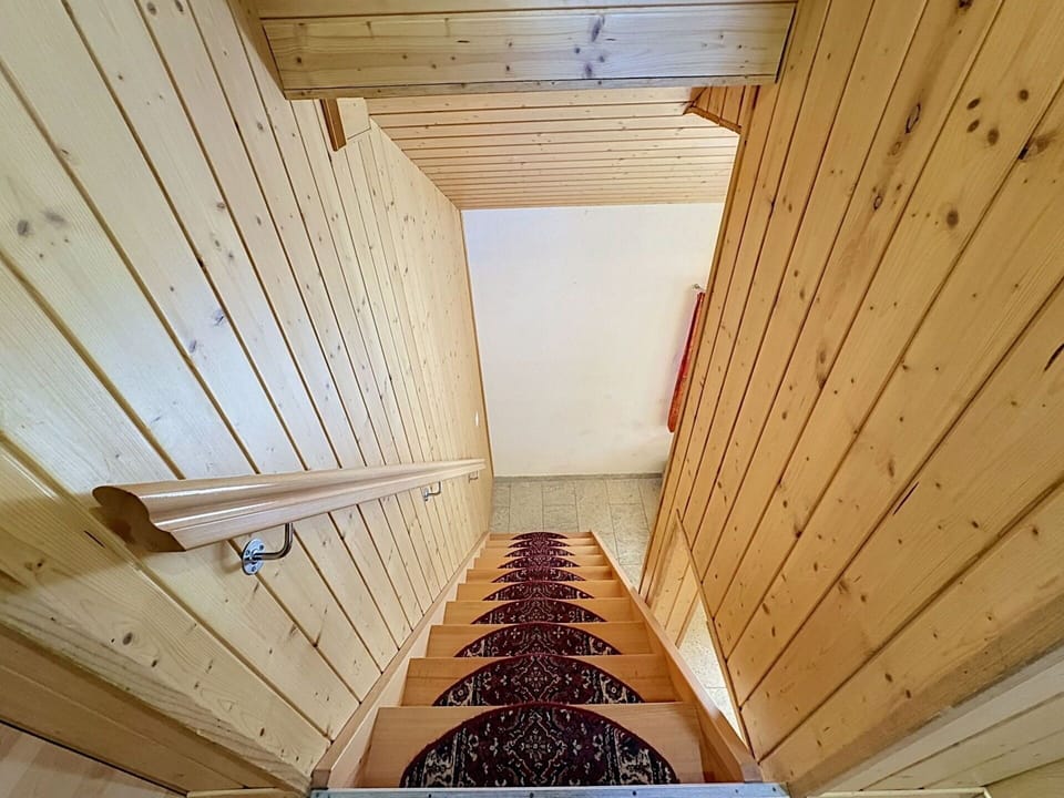 Wood, Flooring, Ceiling, Floor, Hardwood, Wood Stain, Plank, Plywood, Wood Flooring, Varnish