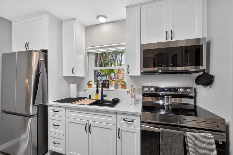 Indoors, Appliance, Refrigerator, Kitchen, Microwave