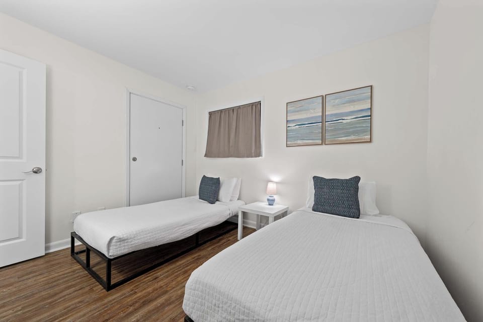 Guest bedroom with two twin beds