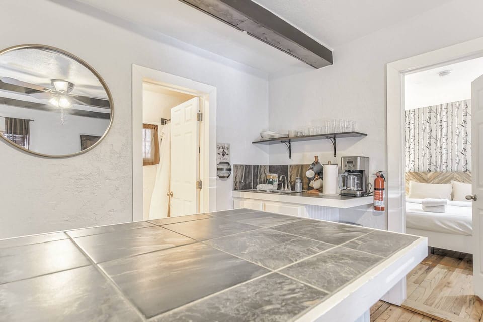 A modest and functional kitchenette