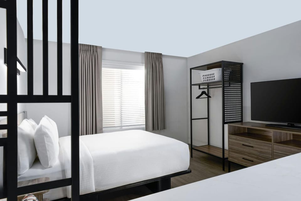 Bedroom. Interior and views may vary based on location and availability.