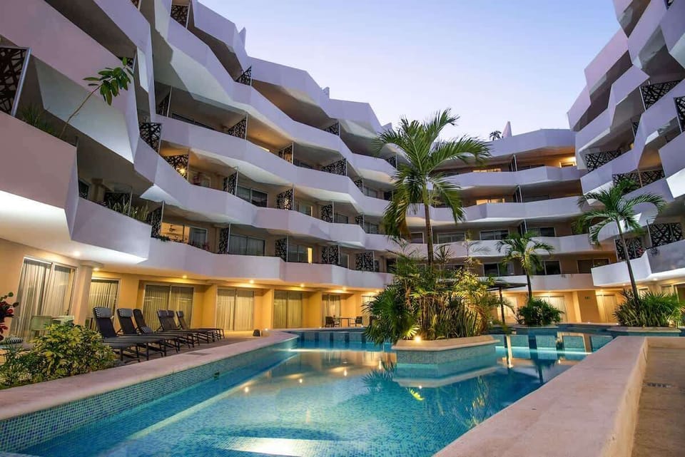 Family pool on the ground floor, perfect to enjoy with children and adults.
