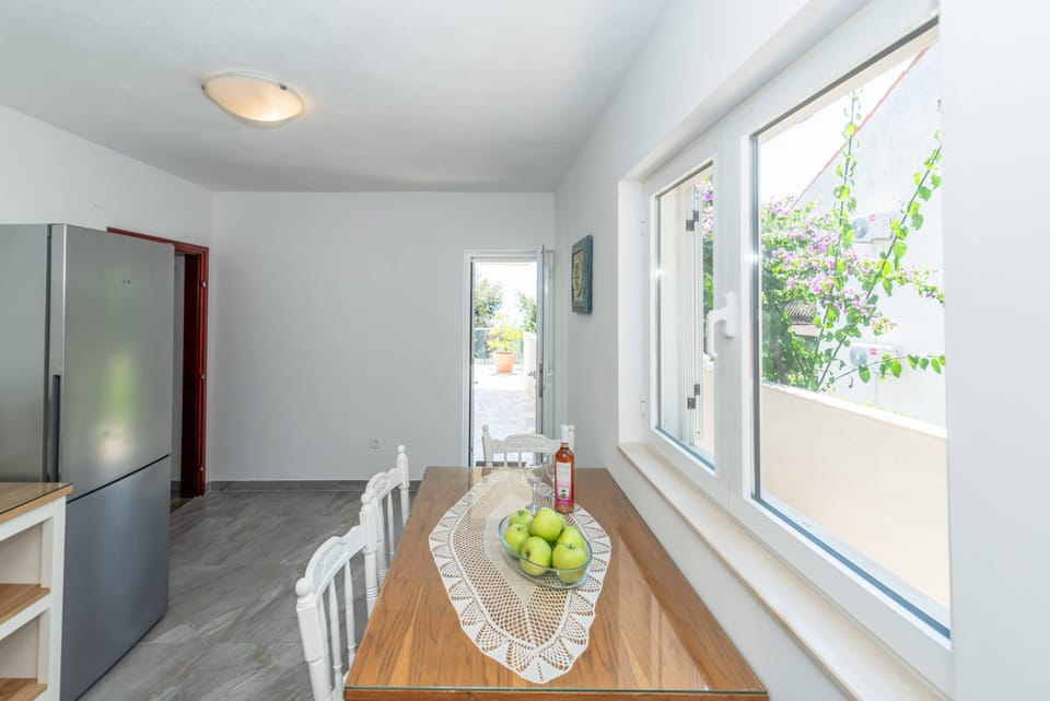 Dining room 2