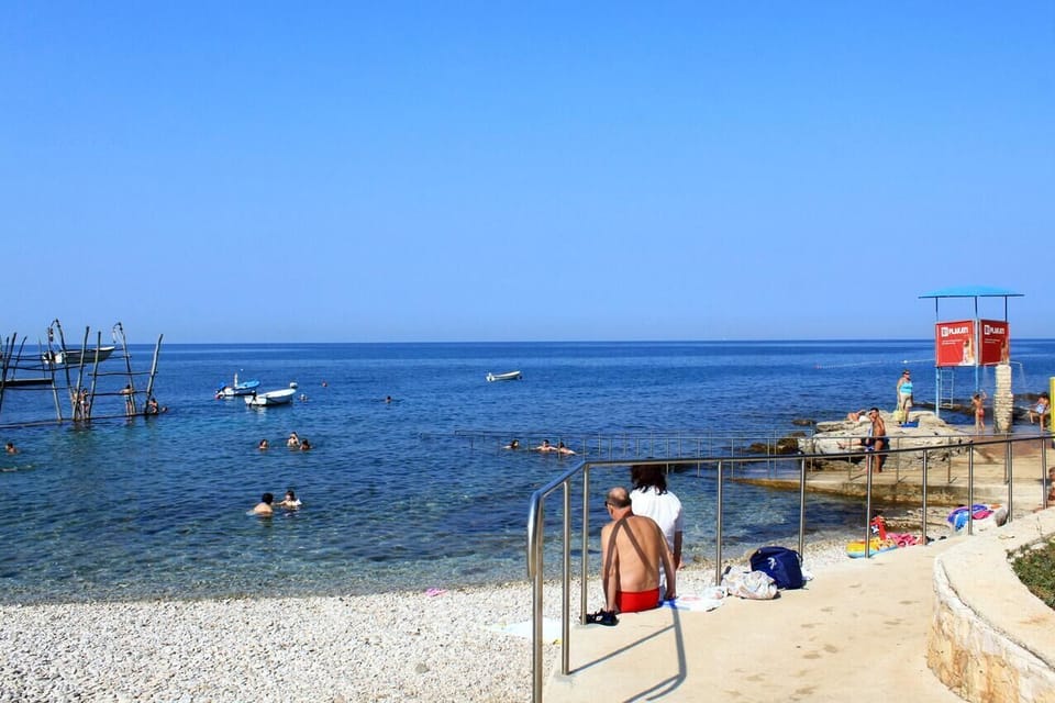 Nearby beaches