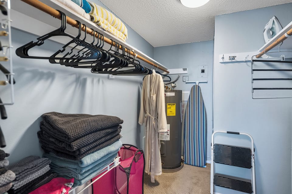 Walk In Closet 