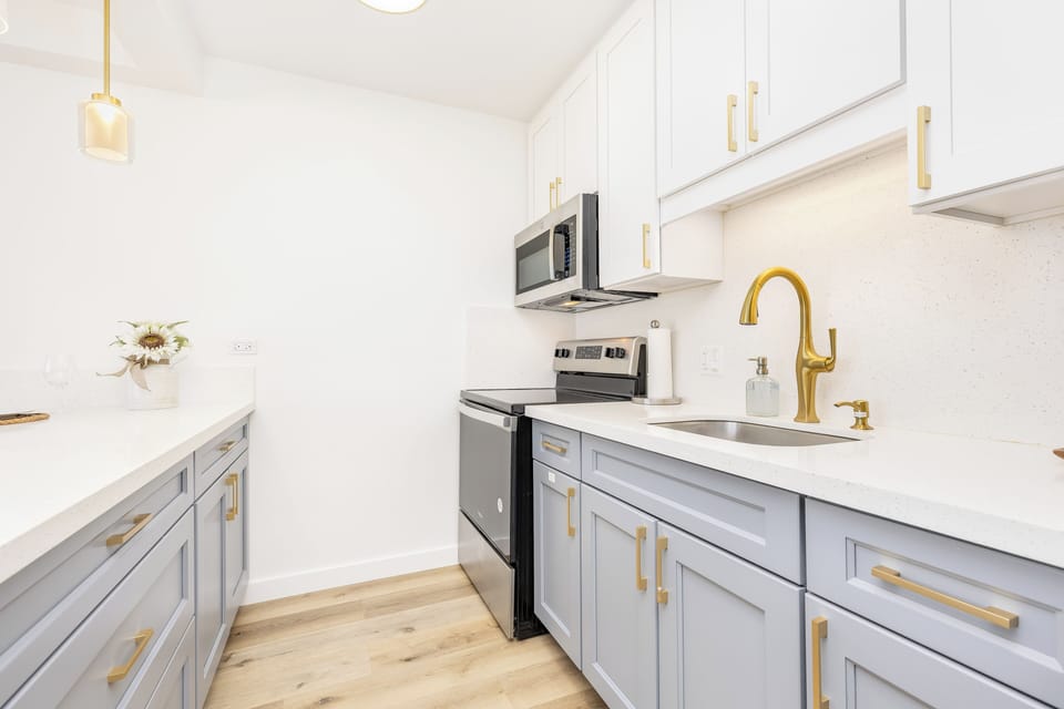 Brand-New Kitchen for Easy Island Meals