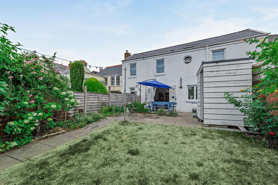 The Hidden House, Dawlish - Host & Stay