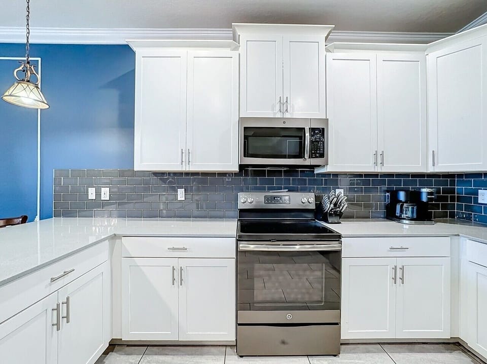 Fully Equipped Modern Kitchen