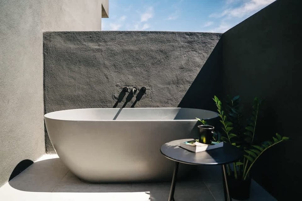Private outdoor tub 